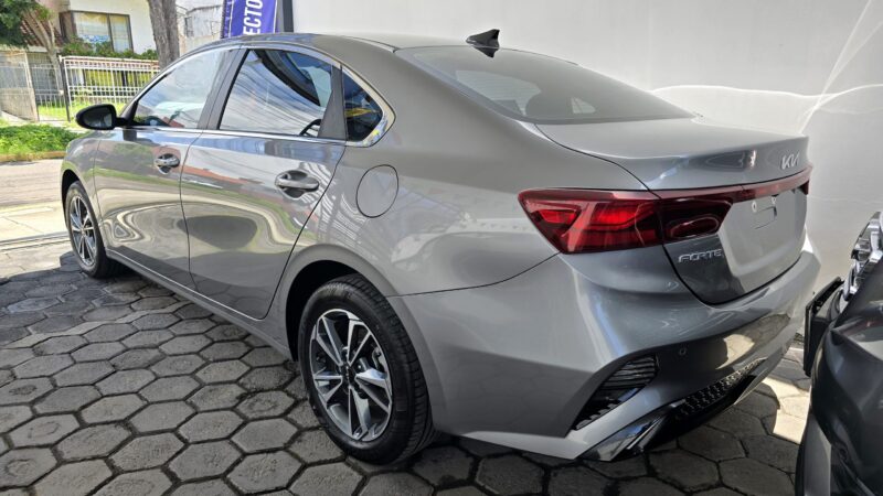 KIA FORTE EX 2023 - Imagen 4