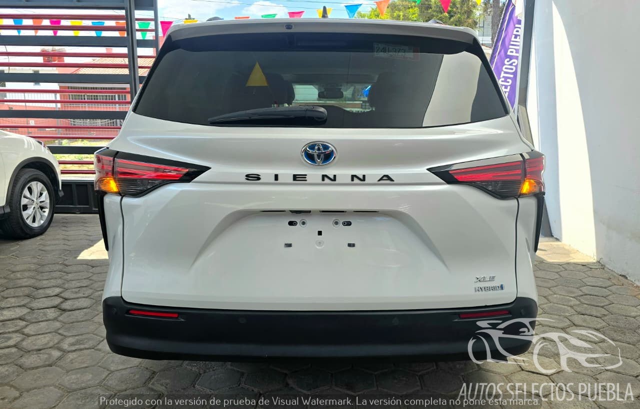 ๐ง๐ผ๐๐ผ๐๐ฎ ๐ฆ๐ถ๐ฒ๐ป๐ป๐ฎ ๐ซ๐๐ - Imagen 4