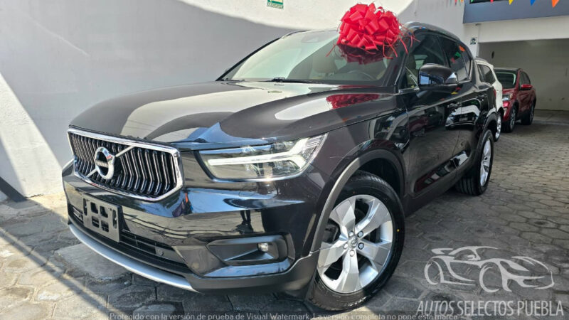 VOLVO XC40 2021